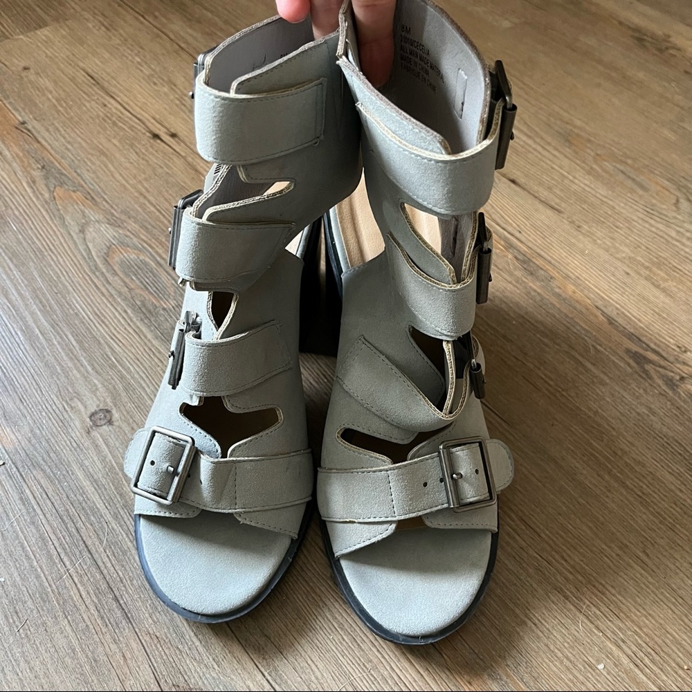 Maurices Booties Peep Toes Chunky Heel Grey Buckles Size 8